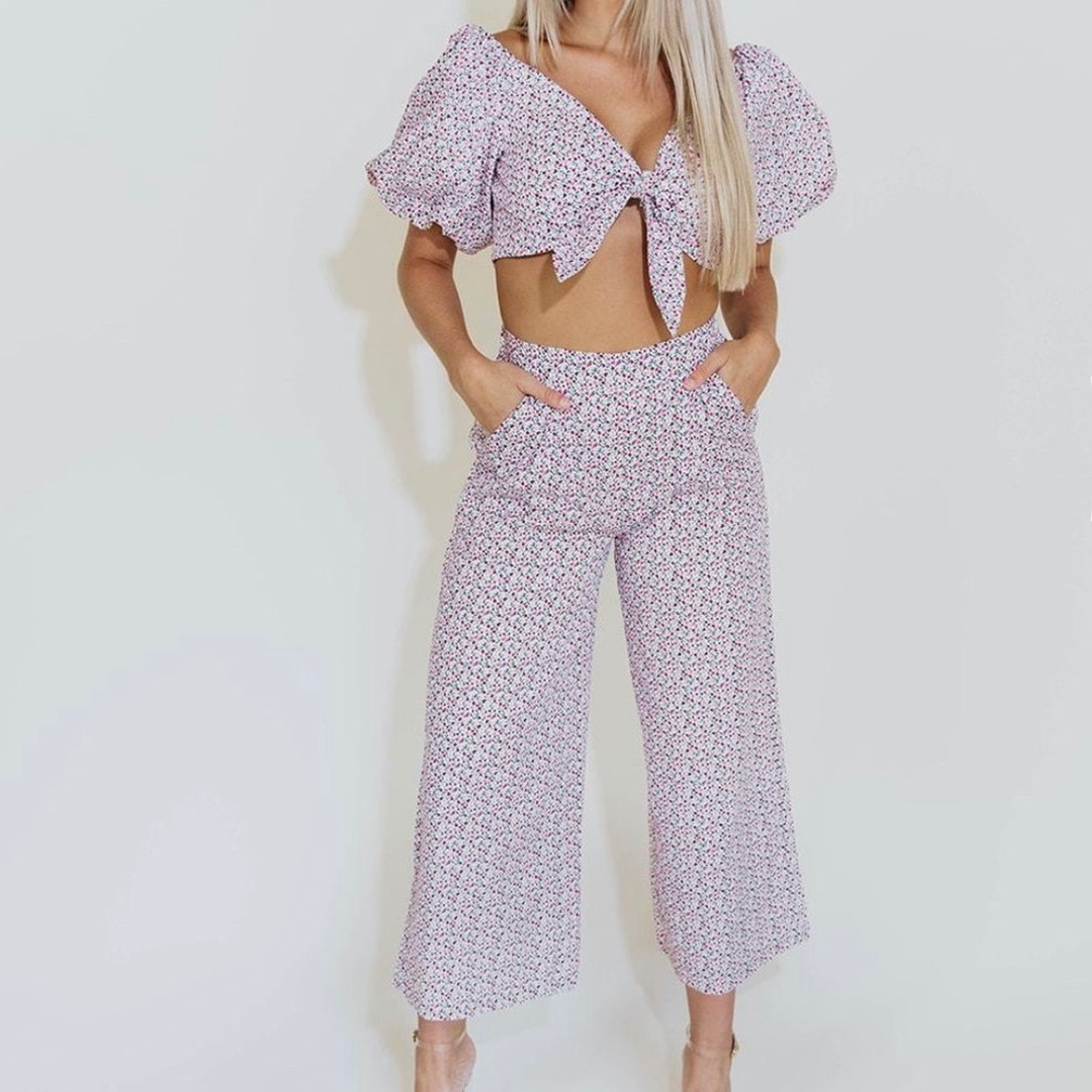 Kittenish Floral Set